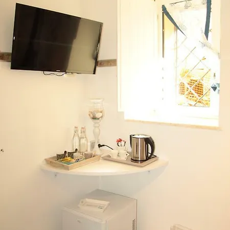 Le Petit Bed and Breakfast